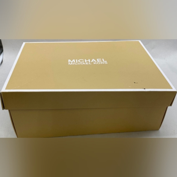 Michael Kors MK Trainer Scuba Grey/Black Sneakers Size 7.5 MSRP $125 - Picture 6 of 6